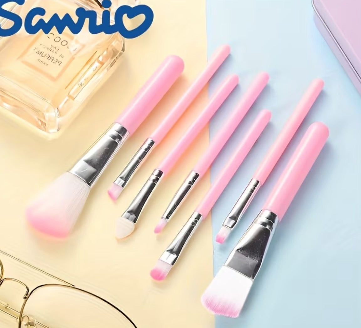Hello Kitty 7 pc Makeup Brush Set in Tin