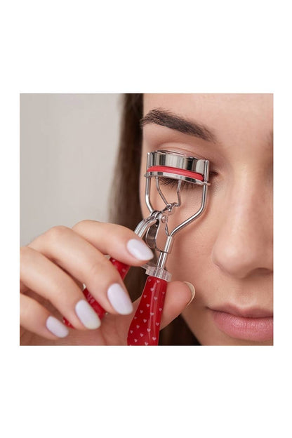 Shortcake Eyelash Curler