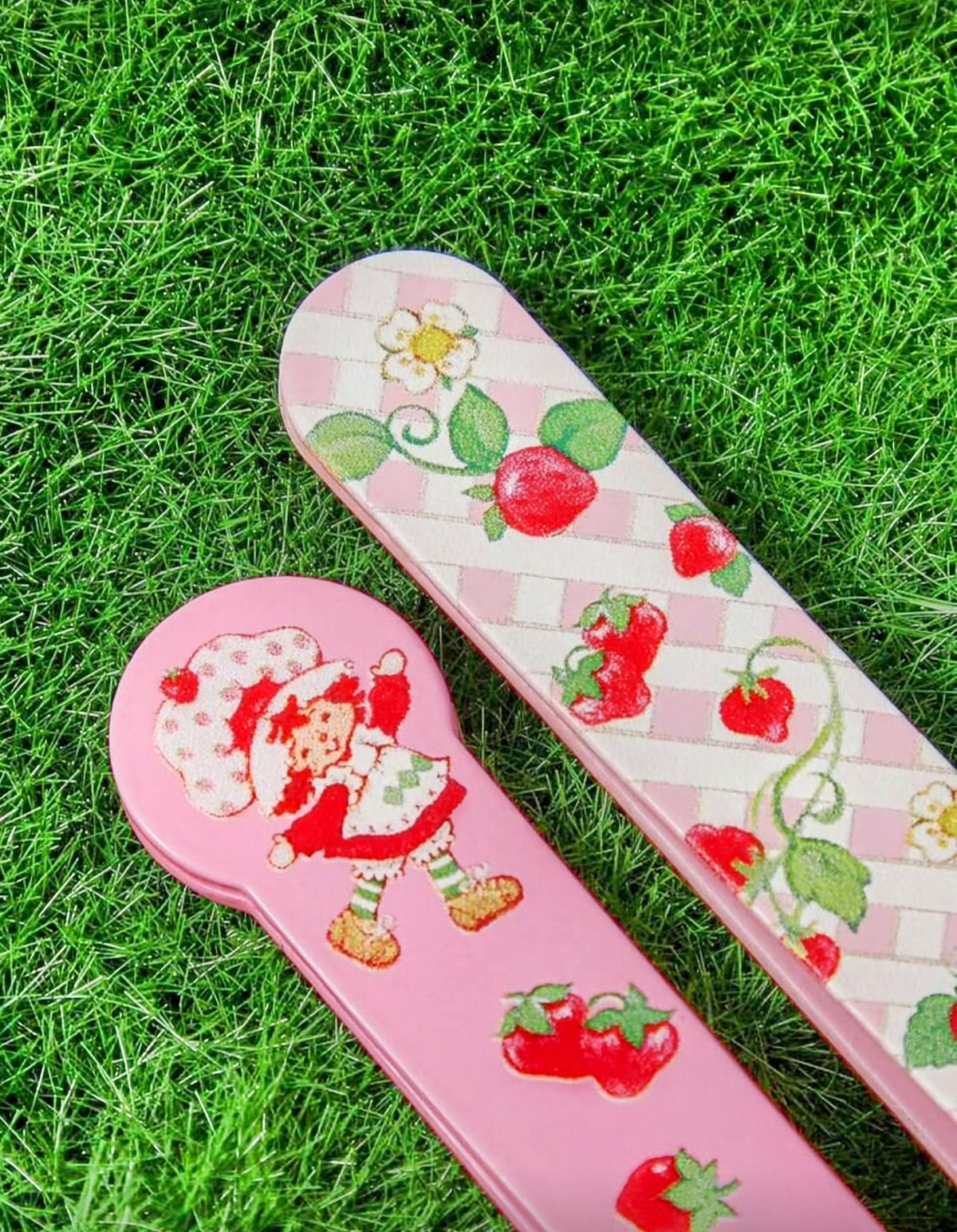 Strawberry Shortcake Eyebrow Tweezers