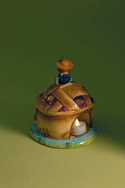 COMING SOON!  Huckleberry Pie's Berry Lazy Cabin Candle House