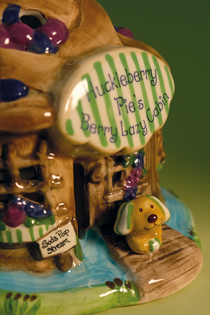 COMING SOON!  Huckleberry Pie's Berry Lazy Cabin Candle House