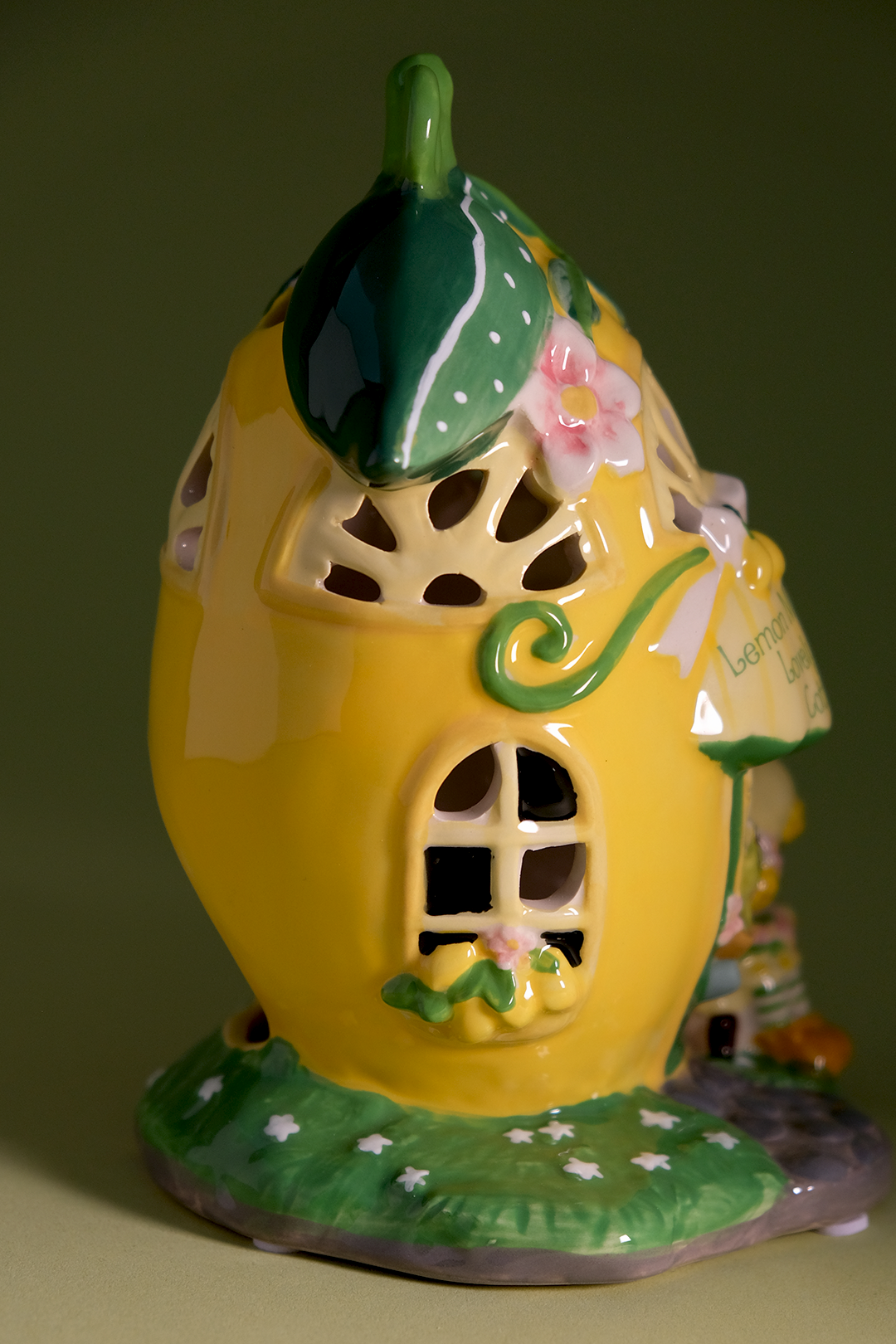 COMING SOON!  Lemon Meringue's Lovely Little Cottage Candle House