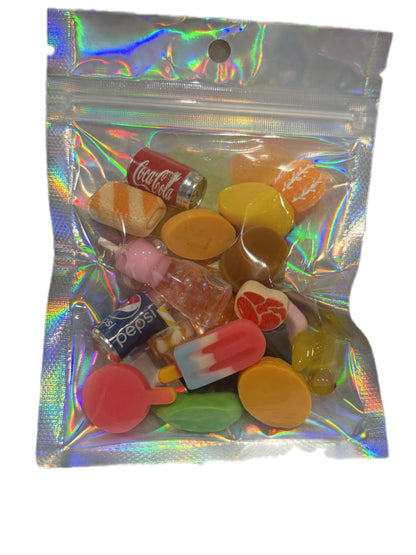 🎁 Mystery Miniature Accessories Bag – Randomly Packed Surprises!