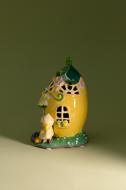 COMING SOON!  Lemon Meringue's Lovely Little Cottage Candle House