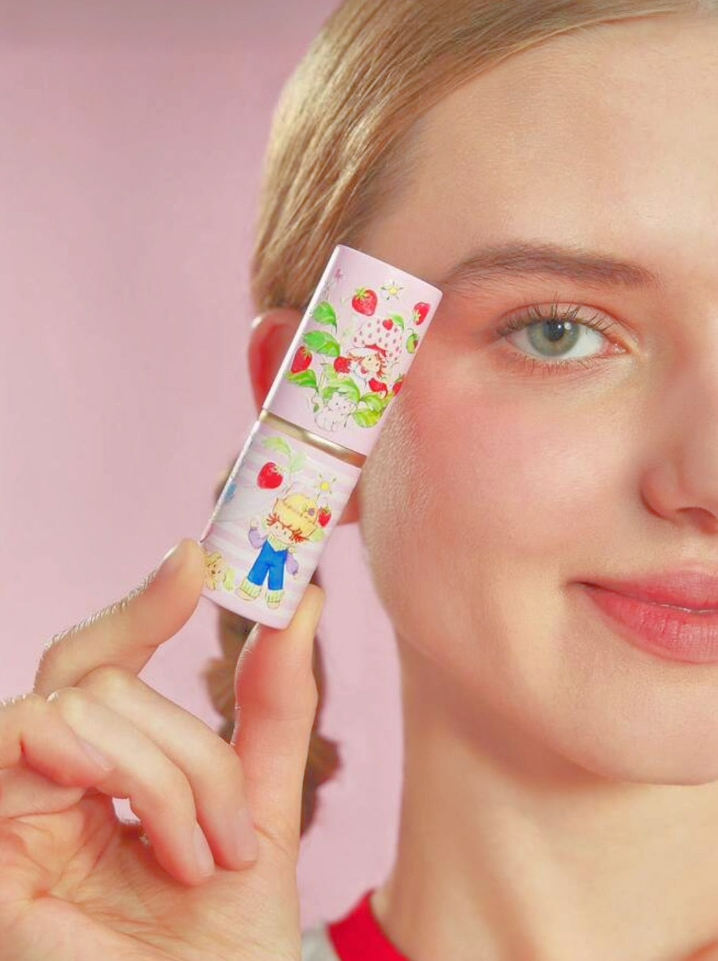 Strawberry Shortcake Retractable Powder Brush