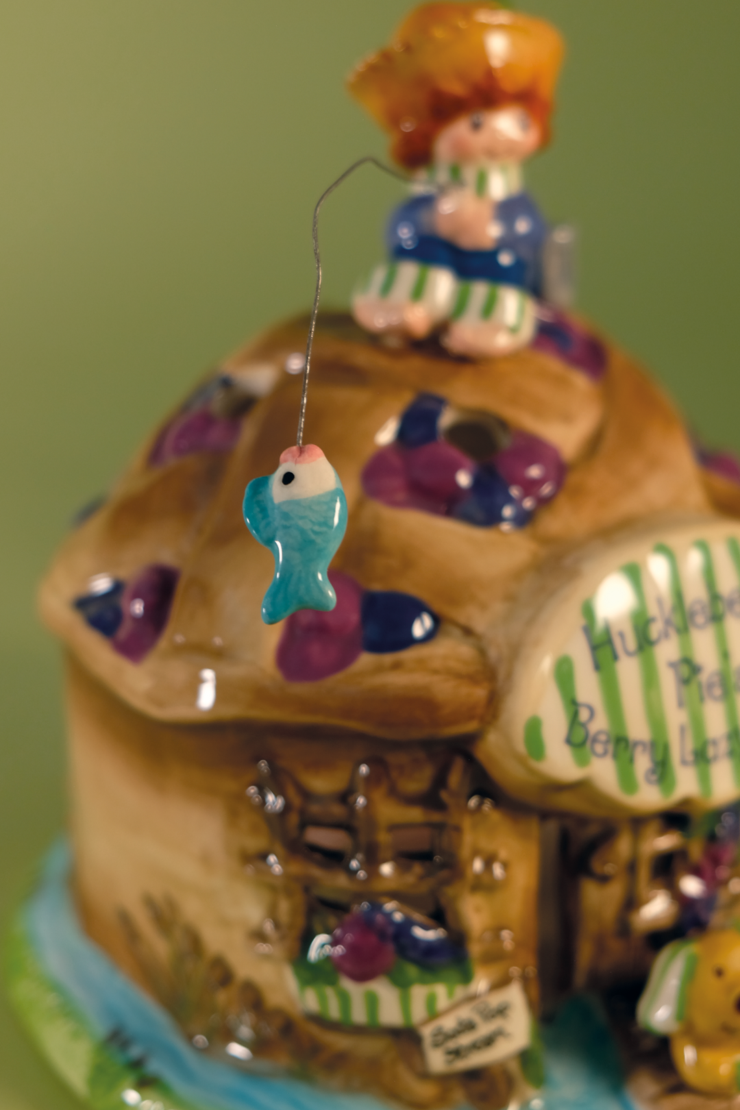 COMING SOON!  Huckleberry Pie's Berry Lazy Cabin Candle House