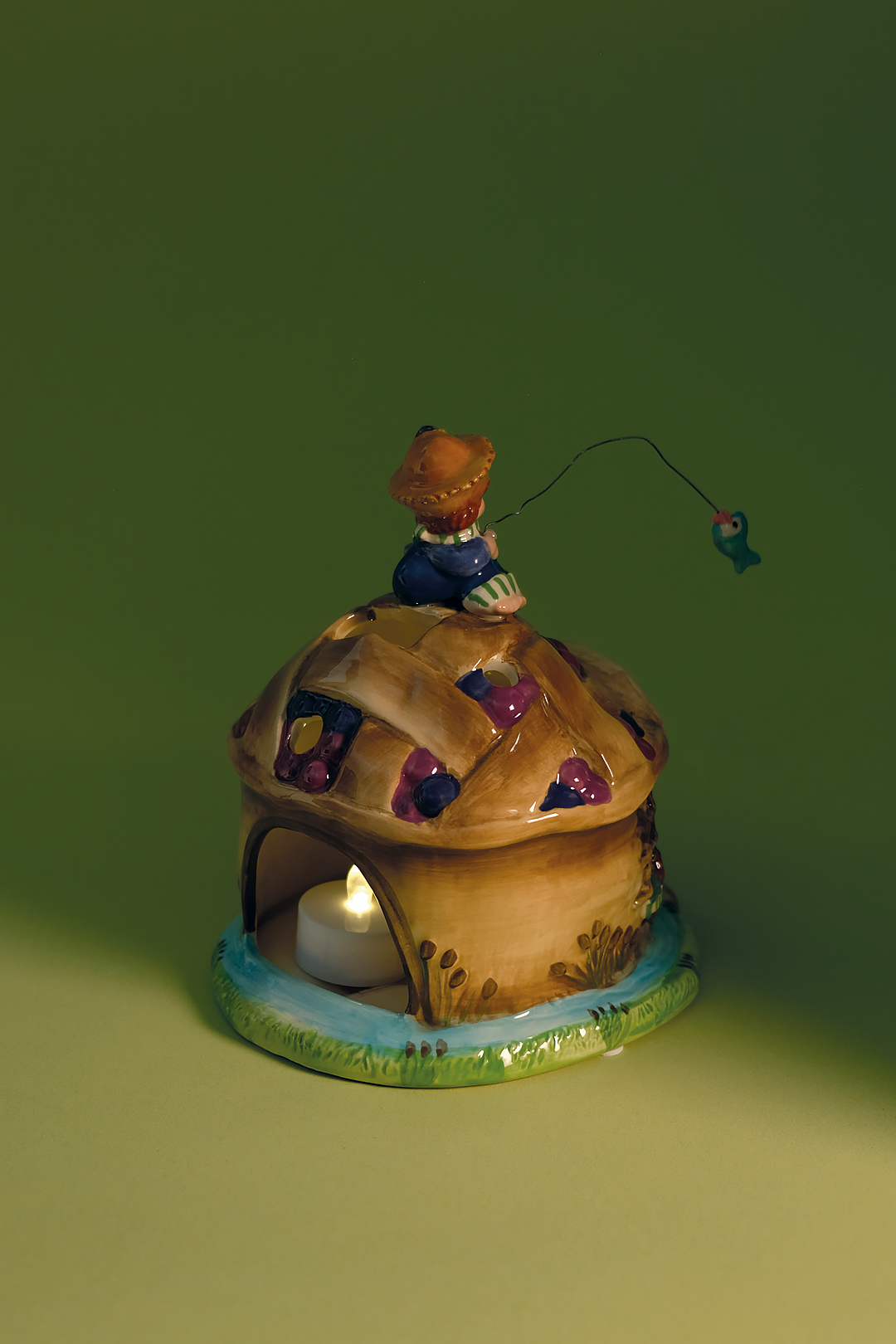 COMING SOON!  Huckleberry Pie's Berry Lazy Cabin Candle House
