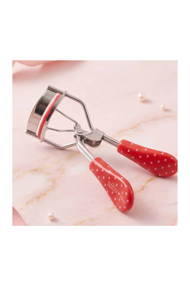 Shortcake Eyelash Curler