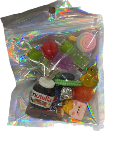 🎁 Mystery Miniature Accessories Bag – Randomly Packed Surprises!
