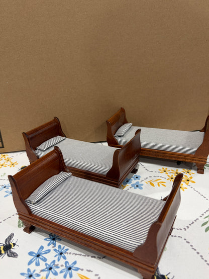 1:12 Scale Miniature Antique Wooden Sleigh Bed