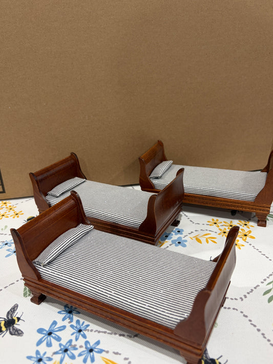 1:12 Scale Miniature Antique Wooden Sleigh Bed