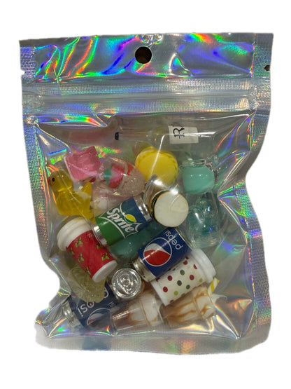 🎁 Mystery Miniature Accessories Bag – Randomly Packed Surprises!