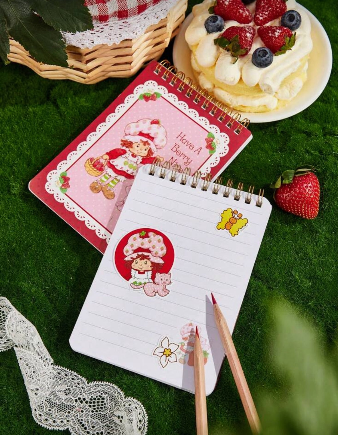 Strawberry shortcake notepad