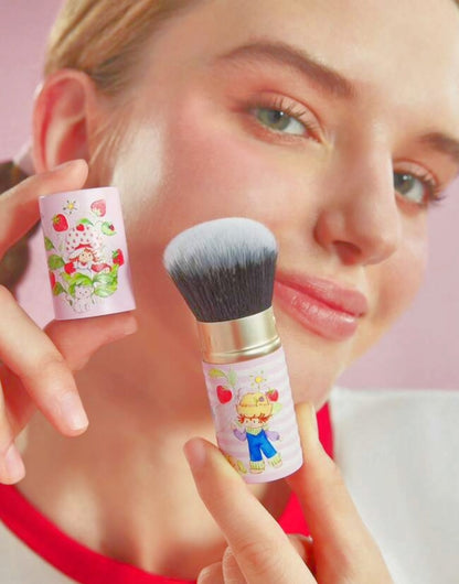 Strawberry Shortcake Retractable Powder Brush
