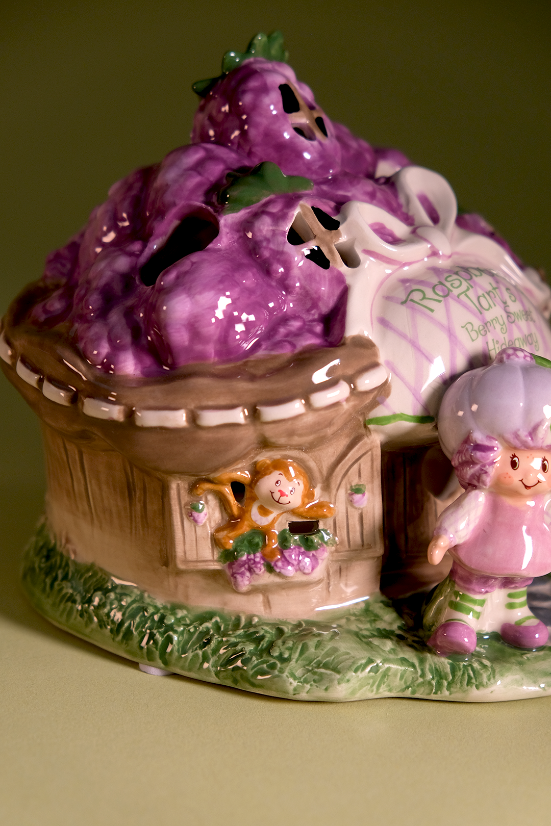COMING SOON!  Raspberry Tart's Berry Sweet Hideaway Candle House