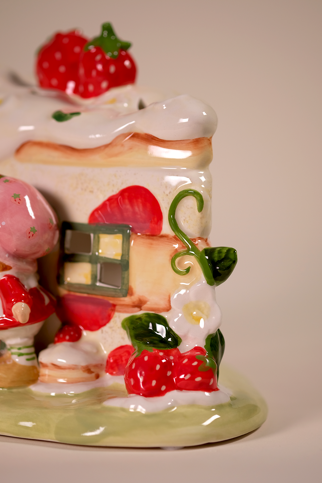 COMING SOON!  Shortcake Cake Inn Candle House