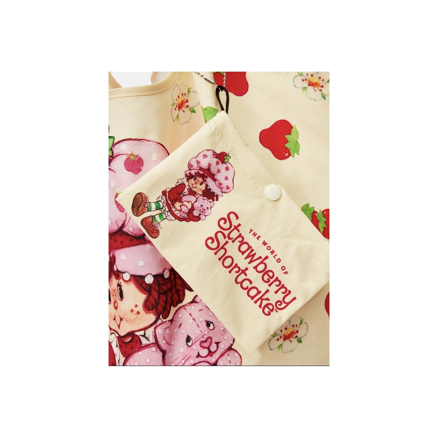 Strawberry Shortcake beige tote matching pouch detail
